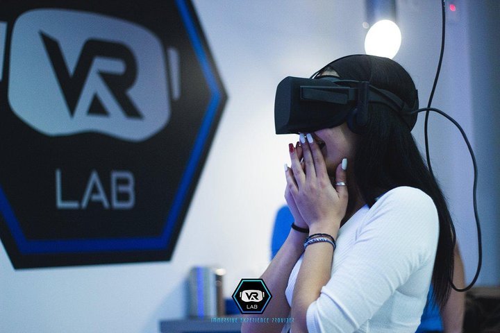Финансовый университет открывает VR-лабораторию —  твой шанс освоить профессию будущего!